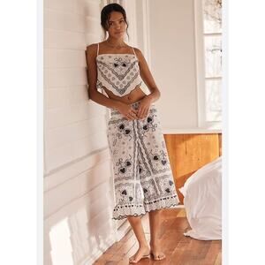 NWT / Anthropologie / LyreBird Hearts Scalloped Crop Pants / sz M